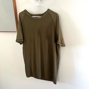 Lululemon Men’s Athletic Tee